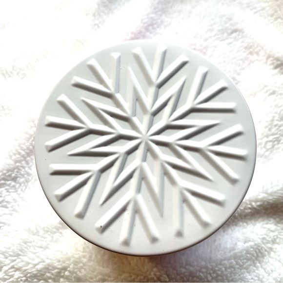 NWT Bath & Body Works 3-Wick Scented Candle – Tis The Season 🎄🍎 - Picture 4 of 9